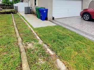 8613 Beekman Dr, Hollywood, FL 33025