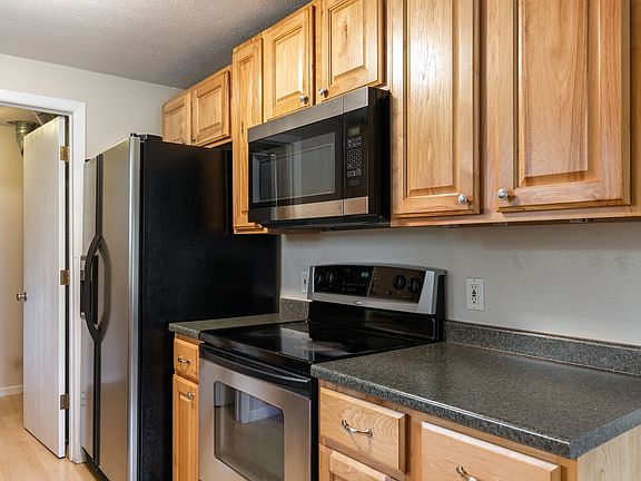 3rd image of 3406 Avon Ct