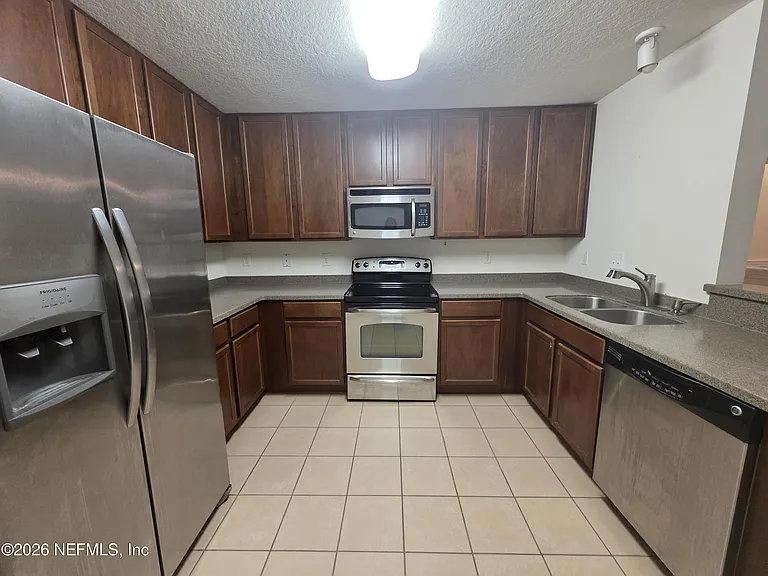 8196 Cabin Lake Cir #112 — Photo 7