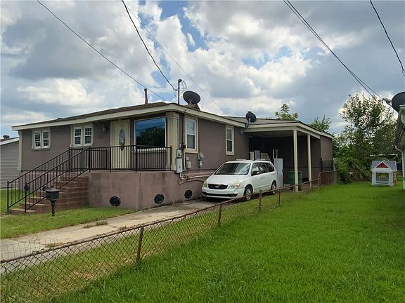 3rd image of 2520 Rose Dr
