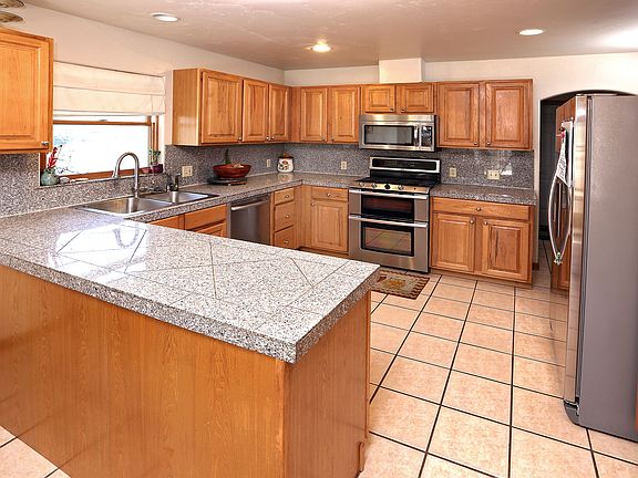 4th image of 350 Whitetail Dr
