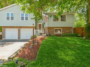 2501 Green Ln, Cary, IL 60013