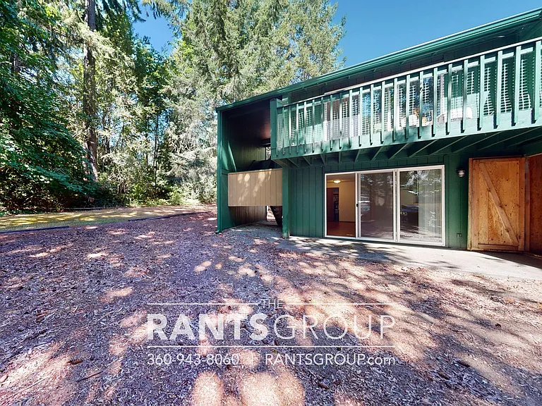 Lovely, wooded 2-bedroom apartment with a large private deck and in-unit washer & dryer! — Photo 49