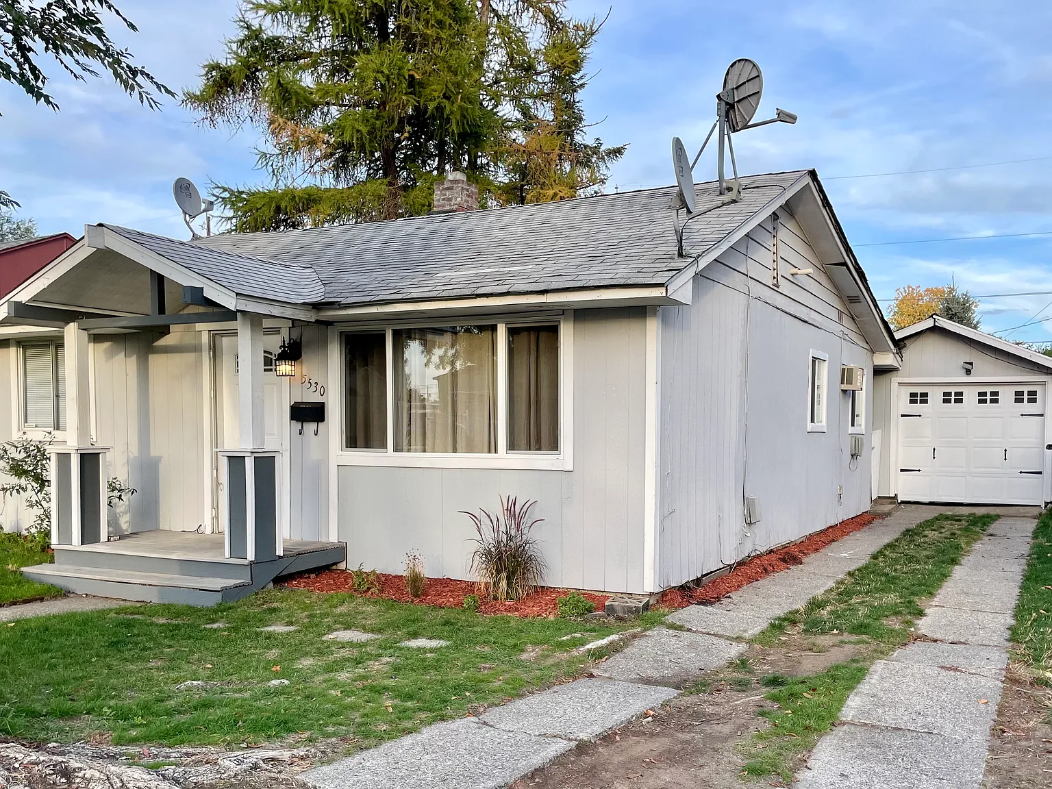 3 bed, 1100 sqft, $1,895 — Photo 1