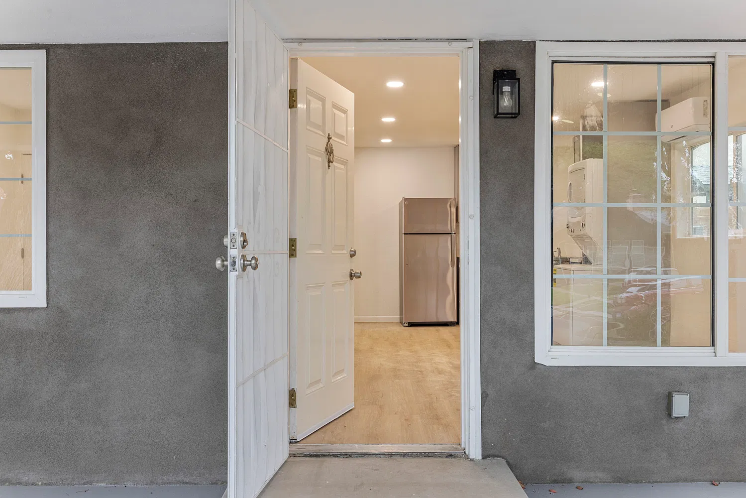 2 bed, 660 sqft, $2,000 — Photo 3