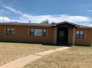 1722 9th St, Levelland, TX 79336