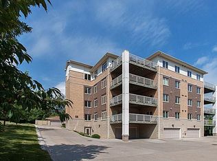 553 N 1st Ave, Iowa City, IA 52245