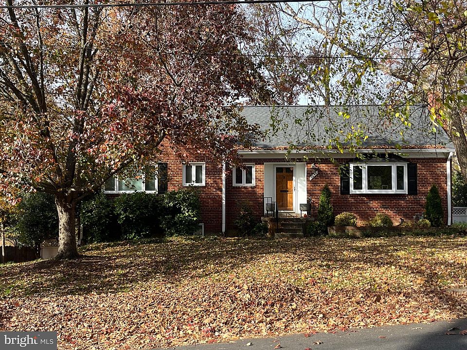 1st image of 3054 Hazelton St