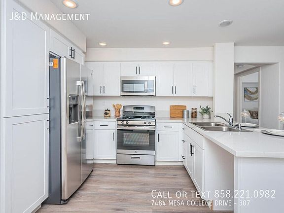 3rd image of 7484 Mesa College Dr #307