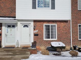 23339 Edsel Ford Ct, Saint Clair Shores, MI