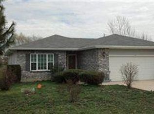 1400 Danielle Dr, Lebanon, MO 65536