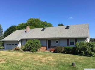 13 Hawthorne Dr, Valatie, NY 12184