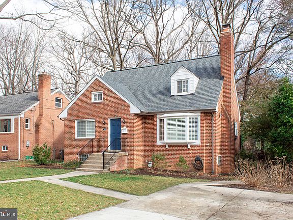 3rd image of 2703 Valley Way