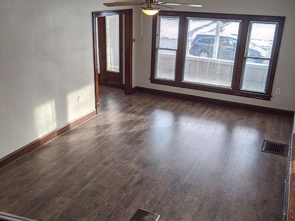 3rd image of 213 E Baird Ave