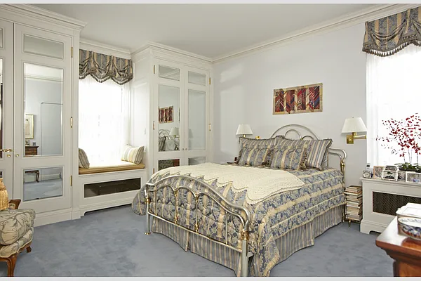 Sold by Stribling | media 3