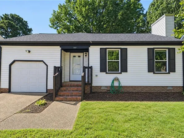 737 Leonard Ln, Newport News, VA 23601