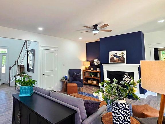 4th image of 515 Noahs Landing Dr