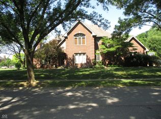 1386 Eagle Crest Dr, Greenwood, IN