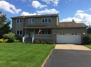 421 Piper Rd, Haslett, MI 48840