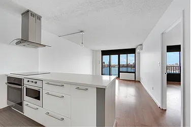 25-40 Shore Boulevard, #15S