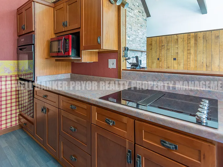 165 Lakeshore Ct — Photo 22