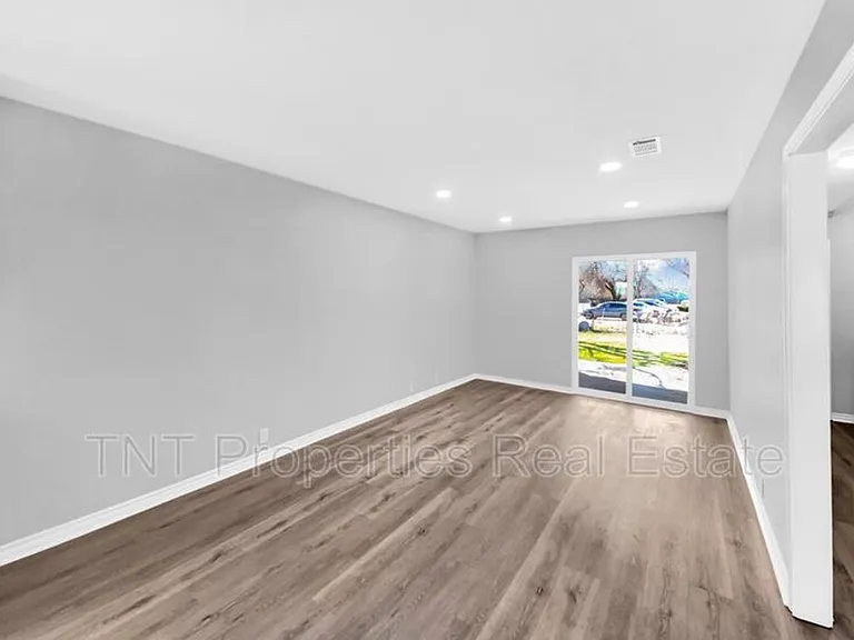 1518 Pine Ridge Dr #A — Photo 12