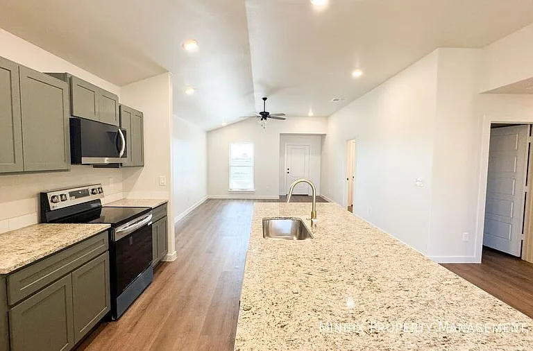 2127 Langford Ave — Photo 7