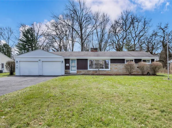 48 Lakeview Dr, Grafton, OH 44044