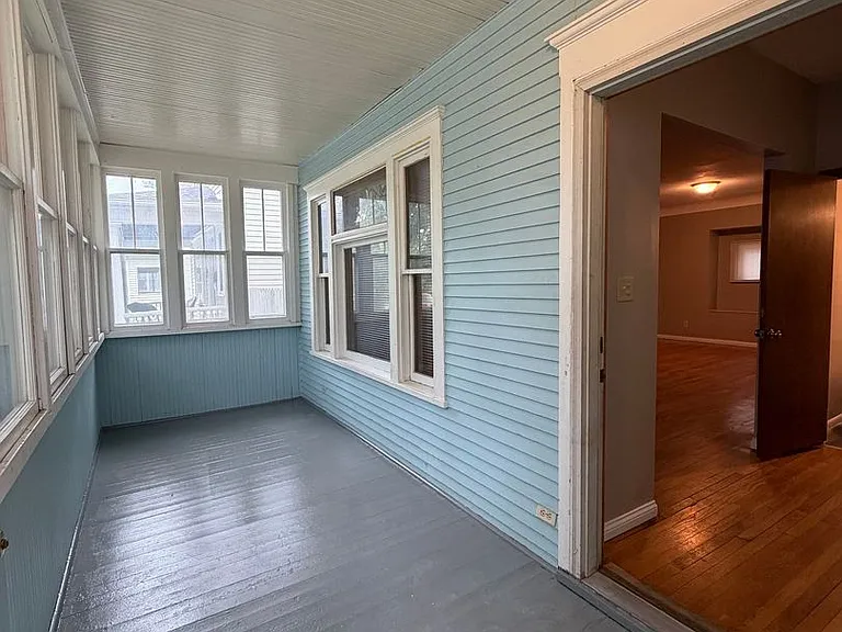 826 Thomas Ave — Photo 3