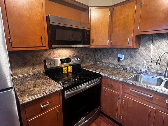 4th image of 7410 Hazelcrest Dr APT C