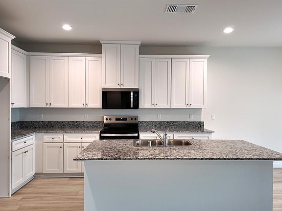 3rd image of 1615 Hobbs Ln