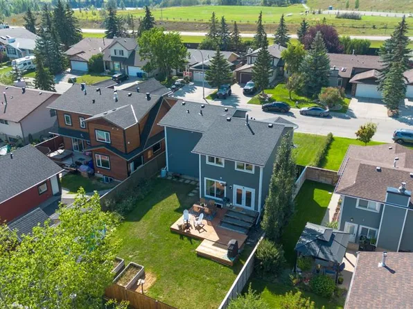 123 W Glenhill Dr, Cochrane, AB T4C 1H2