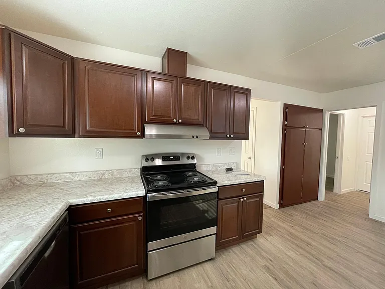 27072 Valleymont Rd — Photo 11