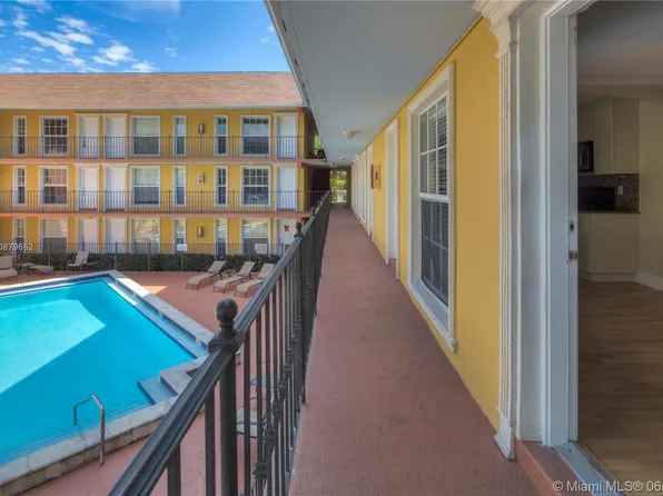 3245 Virginia St APT 31, Miami, FL 33133