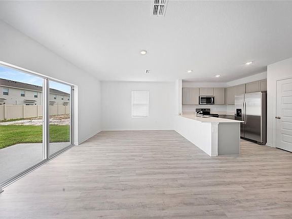 3rd image of 4302 Butterscotch Cir