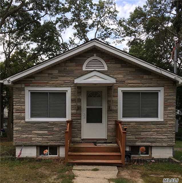 1st image of 52 Valley Dr