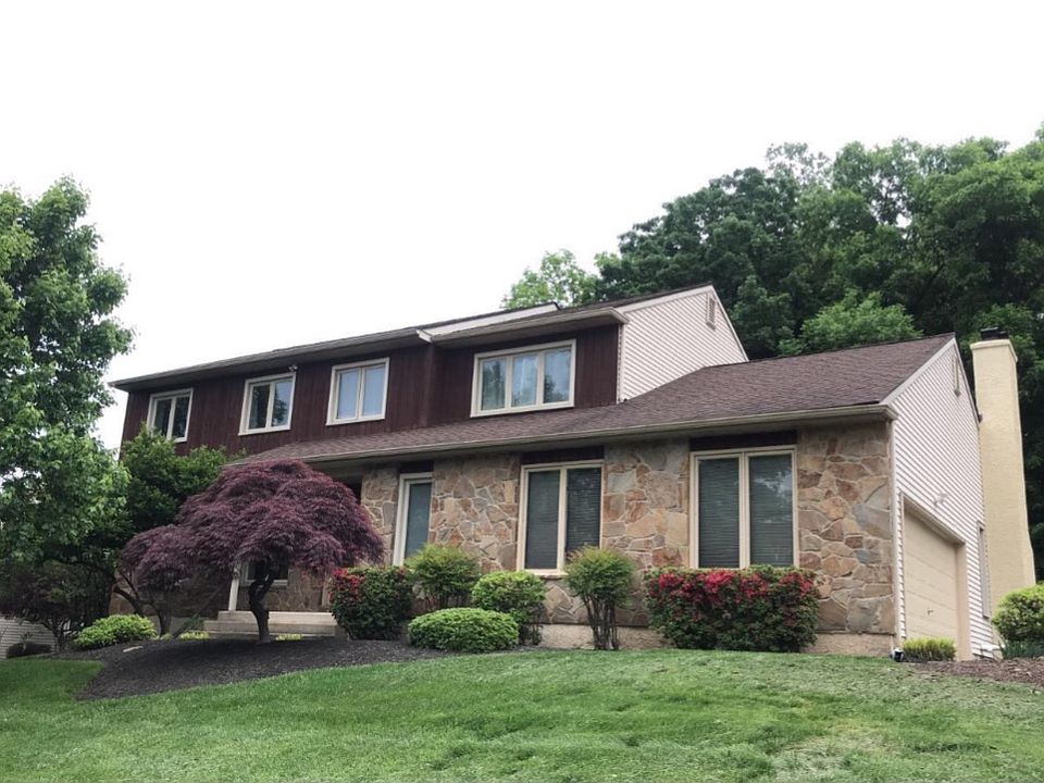 1st image of 512 Stenning Dr