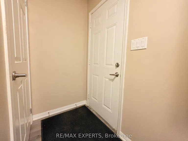 210 Magurn Gate — Photo 12