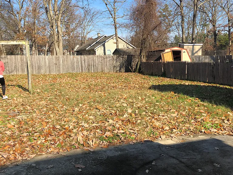 Grandview Ave — Photo 11
