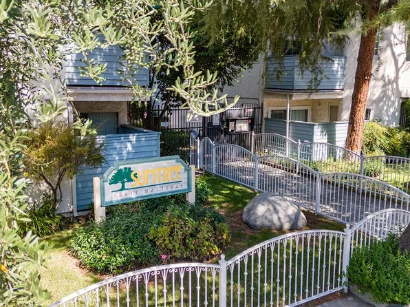 18411 Hatteras St Unit 121, Tarzana, CA 91356