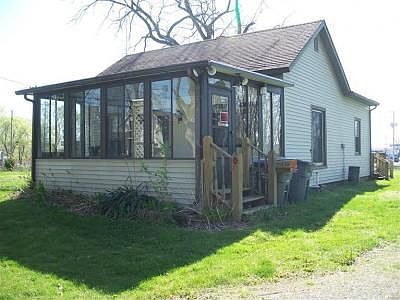 2nd image of 26473 Hamilton St