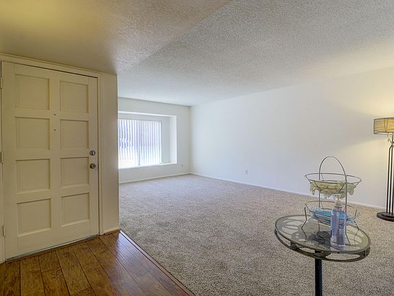 5th image of 1026 E Fairbrook Cir