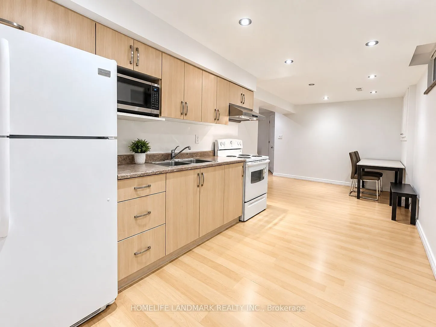 2 bed, $1,400 — Photo 4