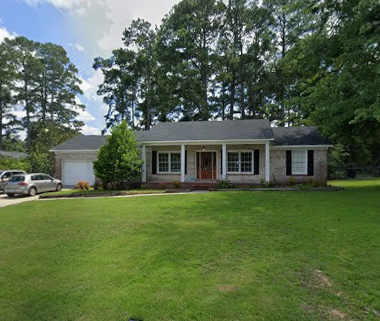 817 Southview Circle — Photo 1