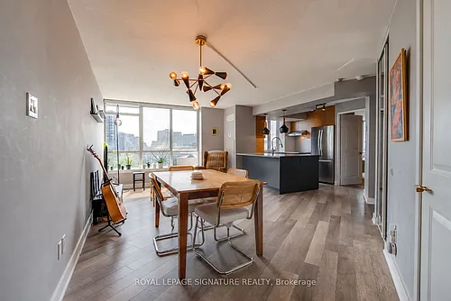 801 King St W #1113 Photo 1