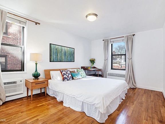 3rd image of 100 Bank St APT 4B