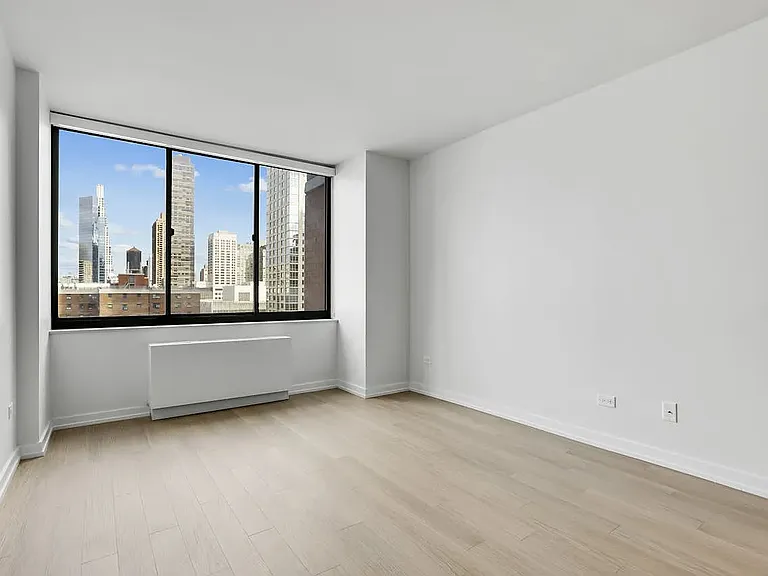 200 W 60th St #3F — Photo 6