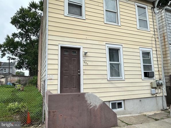 104 New Rose St