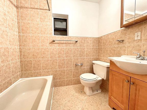5th image of 170 Franklin St #2L