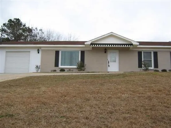 11 Richardson Dr, Daleville, AL 36322